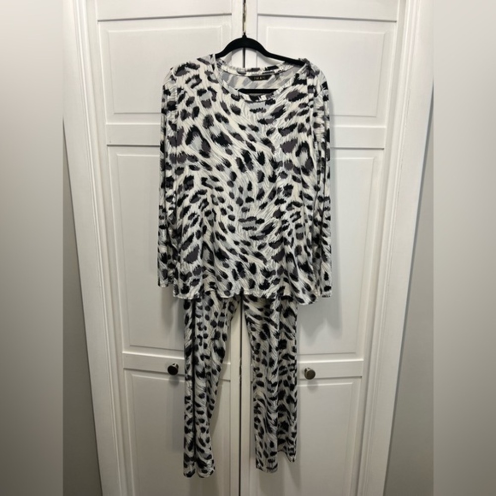 IMAN Two Piece Pajama Set. Size Women’s Large. Color Black,Gray And Purp…